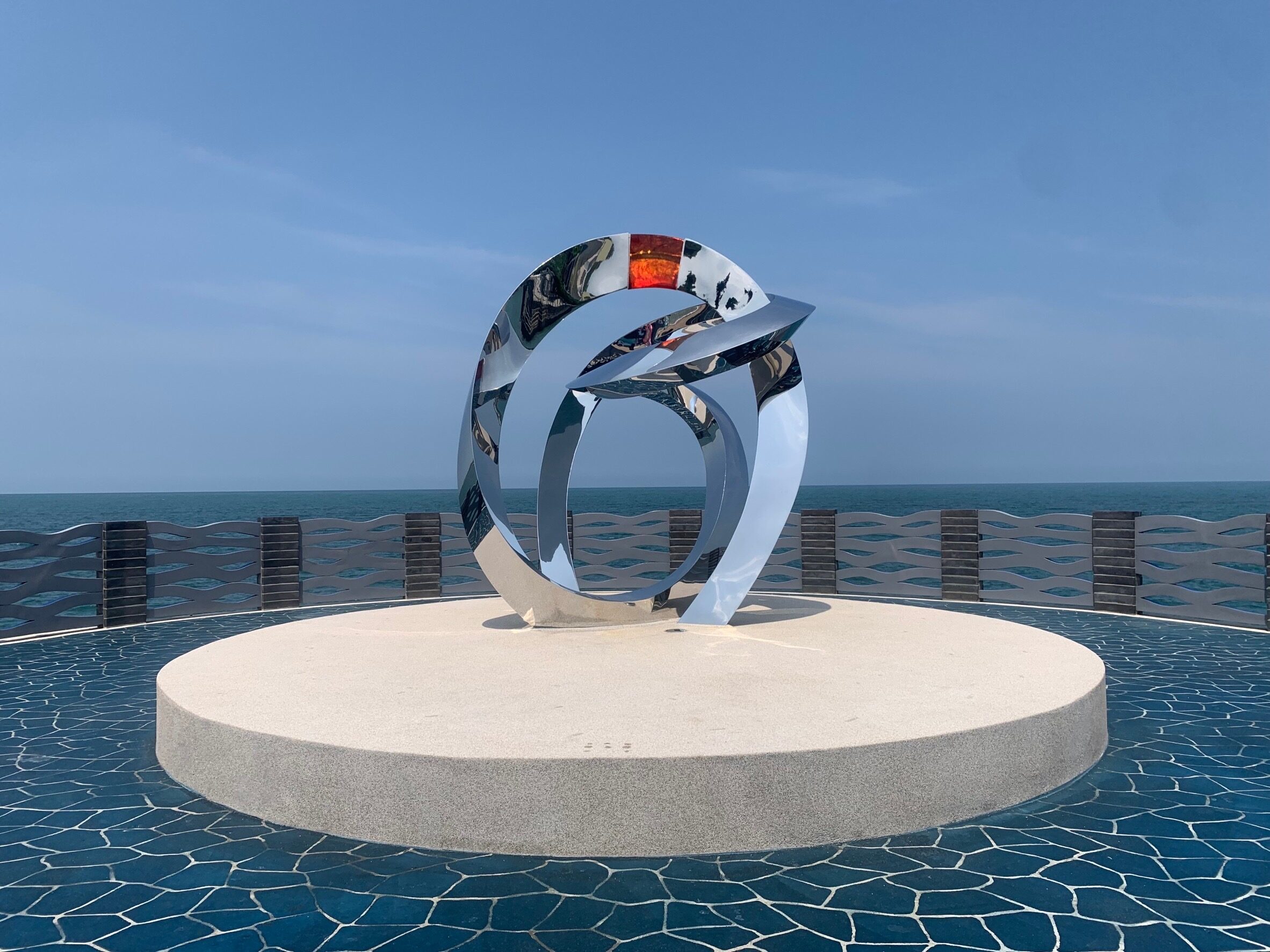 02「戒指以緣為意、同心為象、指環為形」為意象的裝置藝術 02「戒指以緣為意