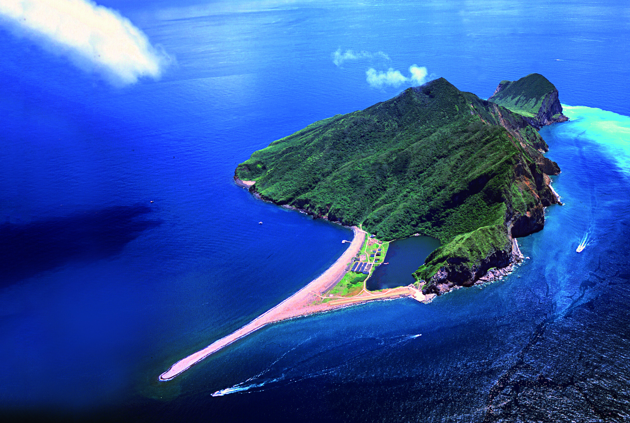龜山島空拍遠景