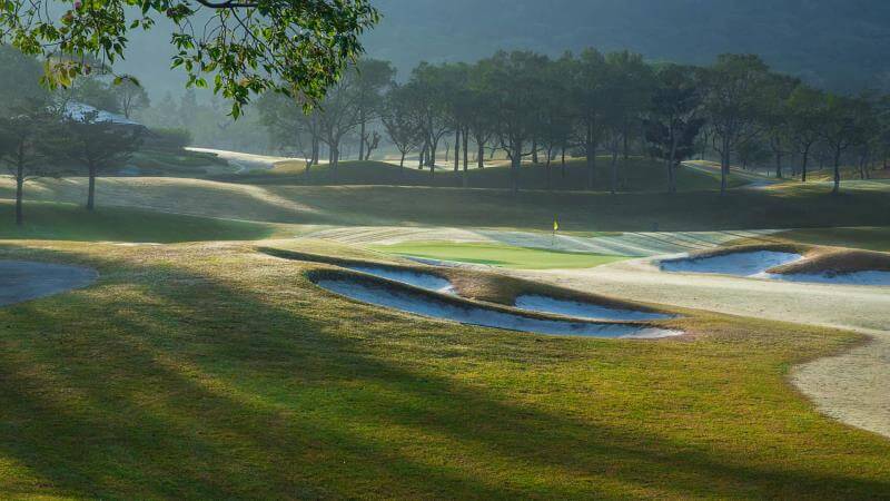 golf-taoyuan-18 lush green fairways and landscape at the Ta Shee Golf & Country Club
