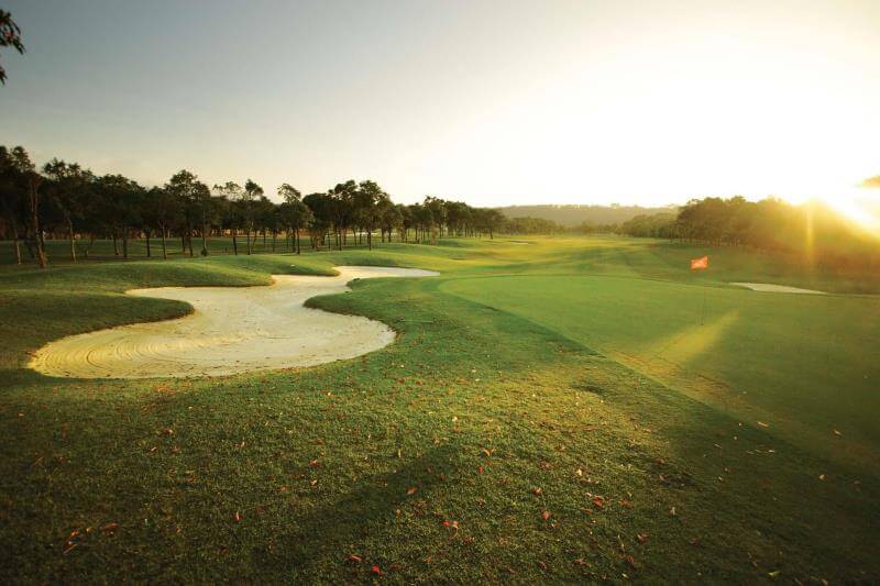golf-taoyuan-21 An 18-hole, par-72 golf course spanning approximately 7,079 yards