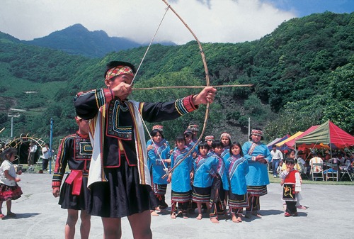 imgi_45_event20 traditional archery ceremony
